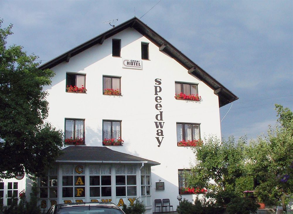 Penzion Speedway Marianske Lazne Exterior photo